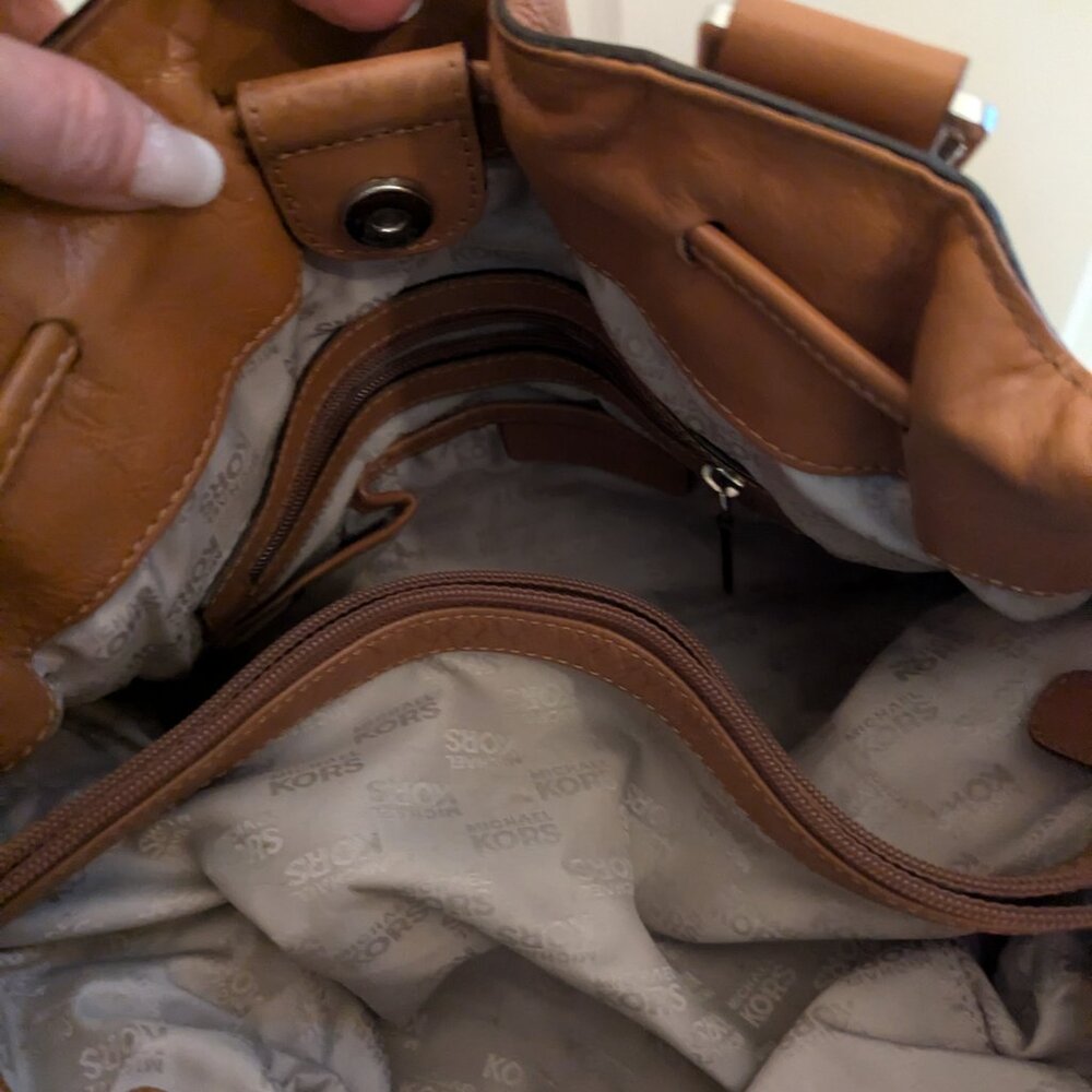 Michael Kors Shoulder Bag - Picture 11 of 15